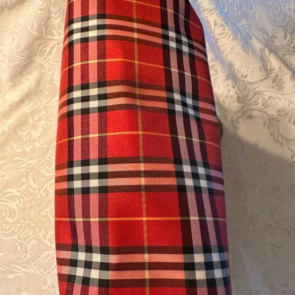 Burberry Red Nova Check Market Tote - Picture 9 of 13